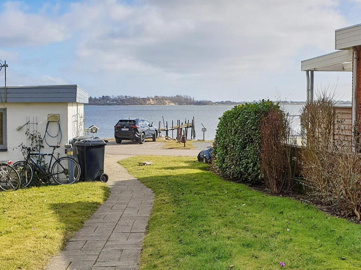 2 Person Holiday Home In Gr Sten Grasten Bagian luar foto