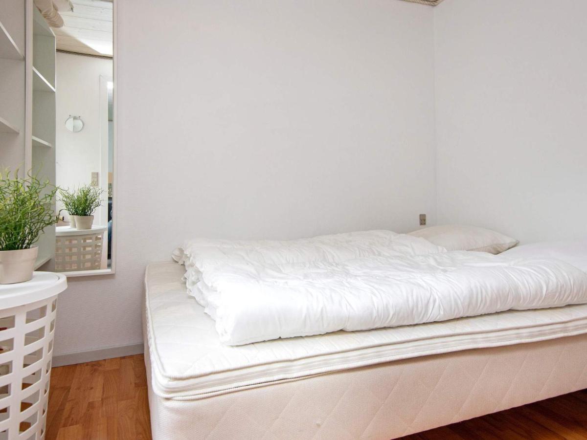 2 Person Holiday Home In Gr Sten Grasten Bagian luar foto